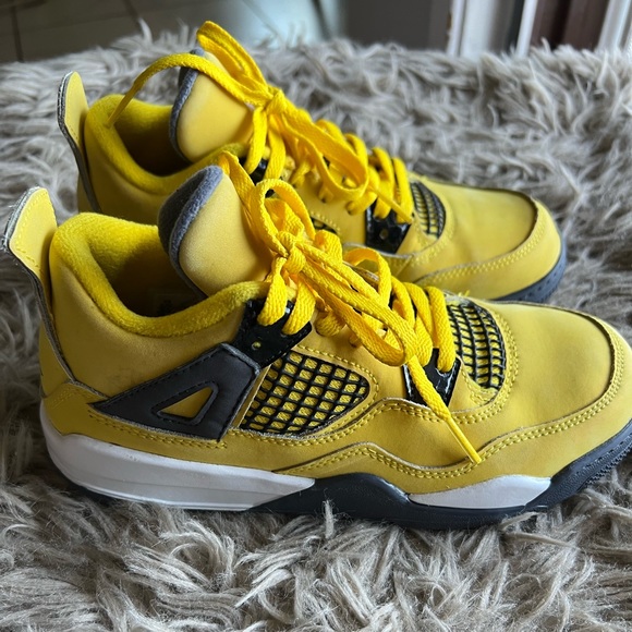 Jordan 4 retro Lightning size 1.5y - Picture 4 of 6